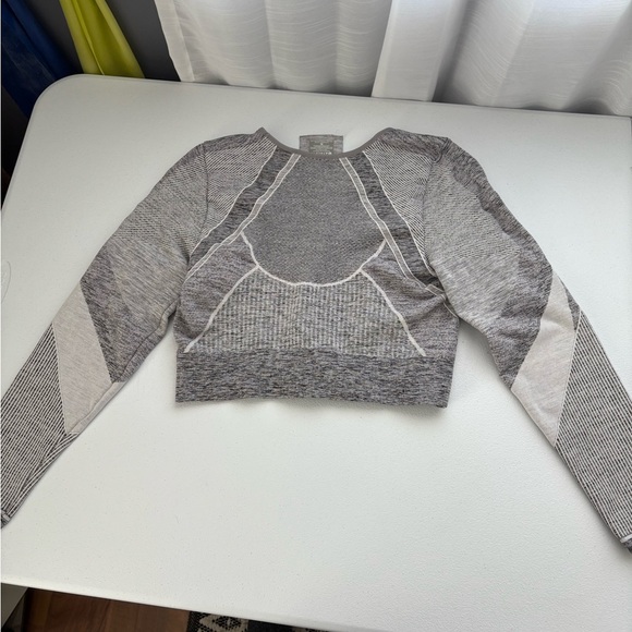 Athleta Gray Crew Neck Cropped Sweater - Picture 5 of 7